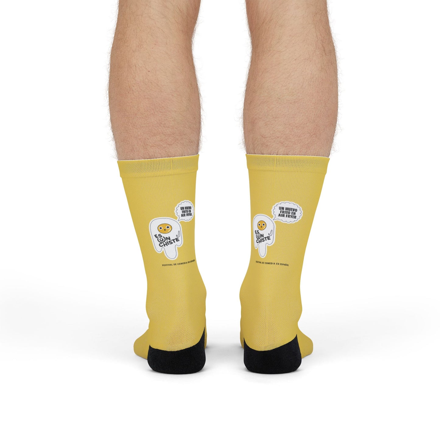 Calcetines amarillos alegres: diseño divertido y original para el día a día.