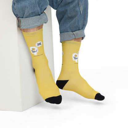 Calcetines amarillos alegres: diseño divertido y original para el día a día.