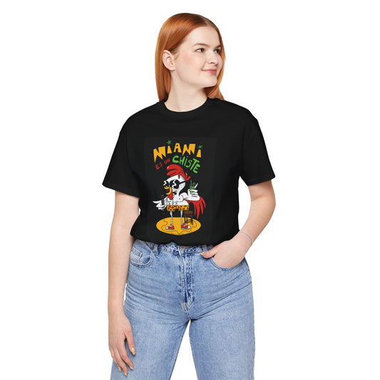 Camiseta Unisex Jersey – “Miami Es Un Chiste” Edición Festival